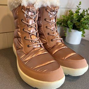 NIB Sperry Women's Bearing Plushwave Snow Boots In METALLIC ROSE PINK Size 11